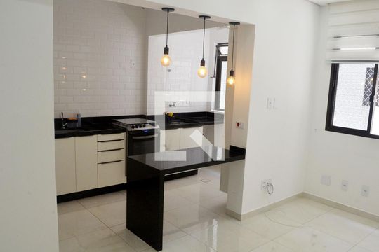 Cozinha de apartamento para alugar com 1 quarto, 50m² em Itararé, São Vicente