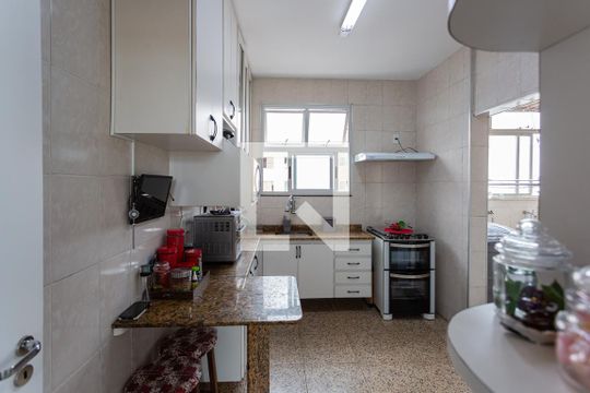 Cozinha de apartamento à venda com 4 quartos, 225m² em União, Belo Horizonte