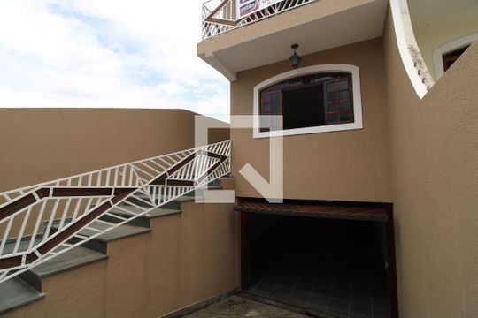 Fachada de casa à venda com 3 quartos, 217m² em Vila Constancia, São Paulo