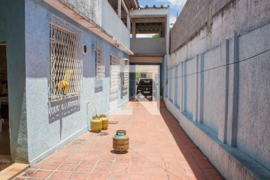 Garagem de casa à venda com 3 quartos, 296m² em Encantado, Rio de Janeiro