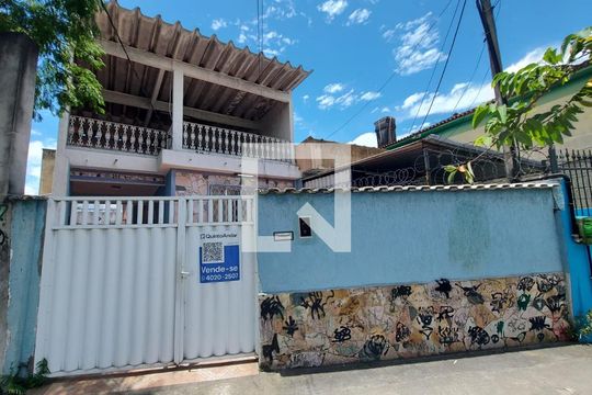 Fachada da Casa de casa à venda com 3 quartos, 296m² em Encantado, Rio de Janeiro