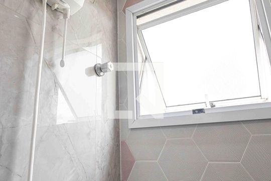 Banheiro Social de apartamento para alugar com 2 quartos, 62m² em Vila Moreira, São Paulo