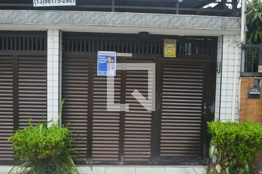 Fachada de casa para alugar com 1 quarto, 50m² em Vila Valenca, São Vicente