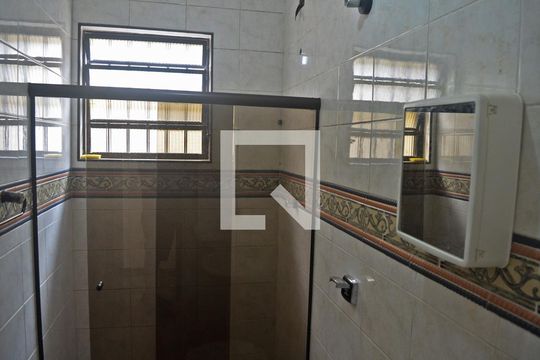 Banheiro de casa para alugar com 1 quarto, 50m² em Vila Valenca, São Vicente