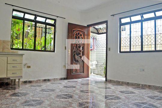 Casa para alugar com 1 quarto, 50m² em Vila Valenca, São Vicente