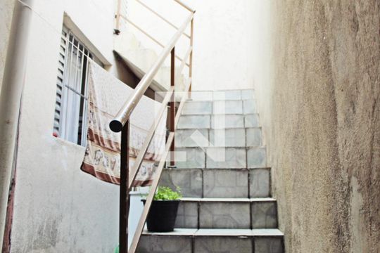 Escada de casa para alugar com 1 quarto, 60m² em Cidade Líder, São Paulo
