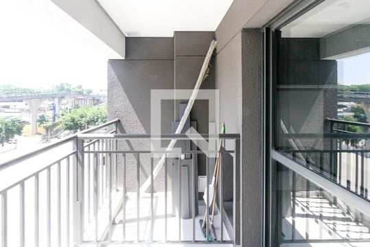 Varanda de kitnet/studio à venda com 1 quarto, 28m² em Jardim Avelino, São Paulo