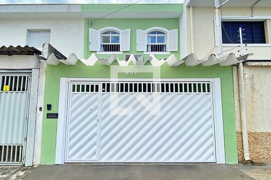 Fachada de casa à venda com 3 quartos, 185m² em Campestre, Santo André