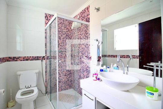 Banheiro da Suíte de casa à venda com 3 quartos, 185m² em Campestre, Santo André