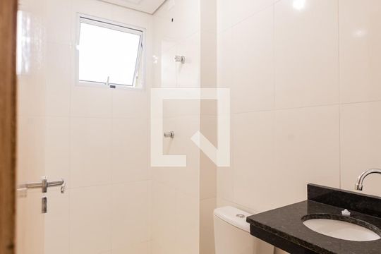 Banheiro Social de apartamento à venda com 2 quartos, 38m² em Chácara Seis de Outubro, São Paulo