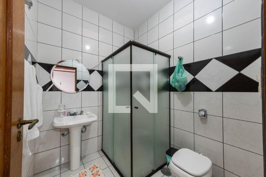 Banheiro de casa para alugar com 4 quartos, 400m² em Vila Lucia, São Paulo