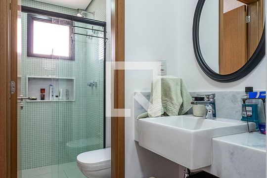 Banheiro de apartamento à venda com 1 quarto, 43m² em Pinheiros, São Paulo