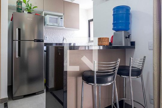 Sala/Cozinha de apartamento à venda com 1 quarto, 43m² em Pinheiros, São Paulo