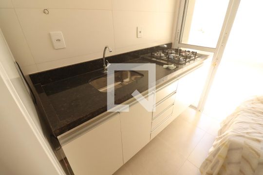 Cozinha  de apartamento para alugar com 1 quarto, 40m² em Vila Dom Pedro Ii, São Paulo