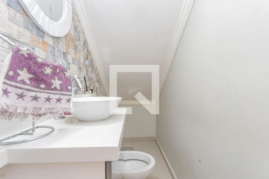 Lavabo de casa à venda com 3 quartos, 150m² em Vila Gumercindo, São Paulo