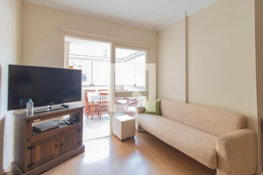 Apartamento para alugar com 2 quartos, 74m² em Teresópolis, Porto Alegre