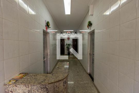 Hall de Entrada de apartamento à venda com 2 quartos, 42m² em Sé, São Paulo