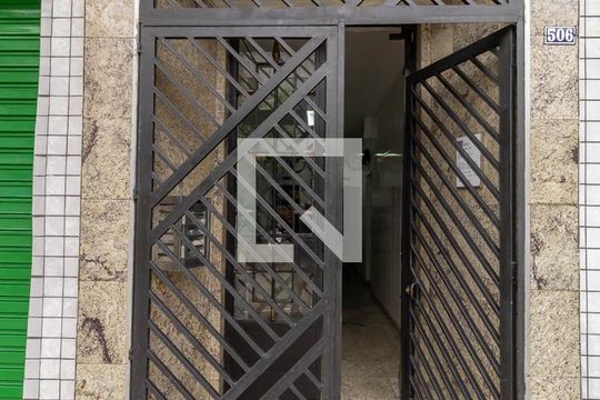 Entrada de apartamento à venda com 2 quartos, 42m² em Sé, São Paulo