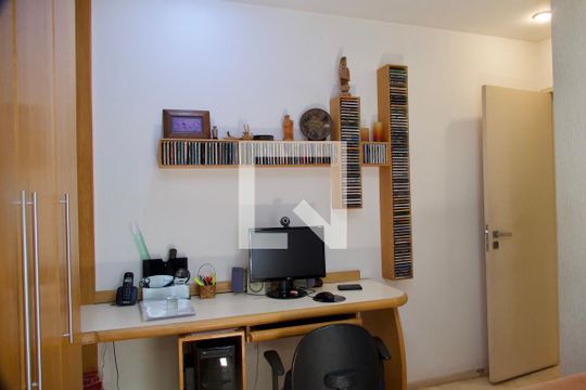 Quarto 1 de apartamento à venda com 4 quartos, 138m² em Lagoa, Rio de Janeiro