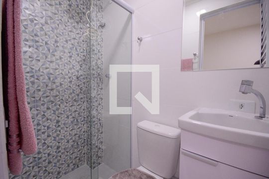 Banheiro de kitnet/studio para alugar com 1 quarto, 18m² em Aclimação, São Paulo