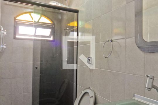 Banheiro de casa para alugar com 1 quarto, 80m² em Jardim Monte Alegre, São Paulo