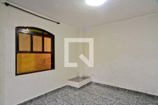 Quarto de casa para alugar com 1 quarto, 80m² em Jardim Monte Alegre, São Paulo