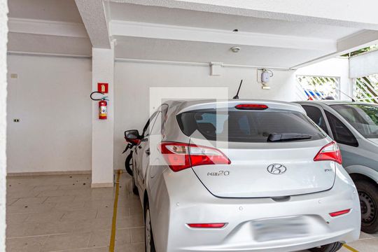 Área comum - Garagem (Vaga) de apartamento para alugar com 2 quartos, 48m² em Jardim Teles de Menezes, Santo André