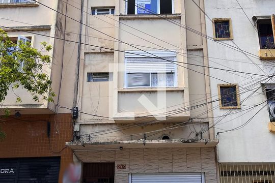 Fachda de apartamento à venda com 1 quarto, 38m² em Centro Histórico, Porto Alegre