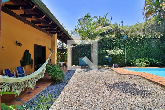 Área Externa de casa para alugar com 4 quartos, 650m² em Paraisópolis, São Paulo
