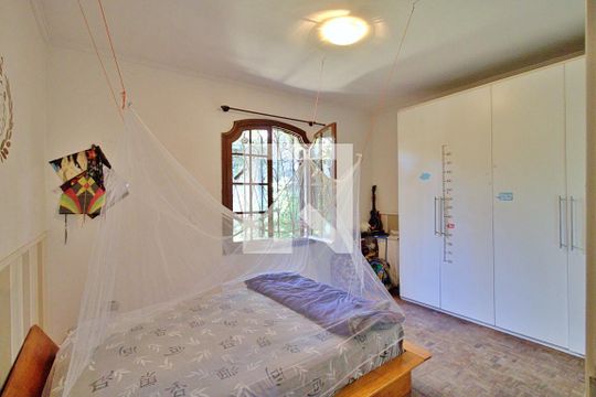 Suíte 1 de casa para alugar com 4 quartos, 650m² em Paraisópolis, São Paulo