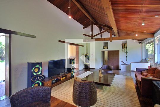 Sala de casa para alugar com 4 quartos, 650m² em Paraisópolis, São Paulo