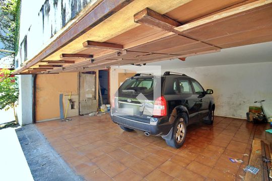 Garagem de casa para alugar com 4 quartos, 650m² em Paraisópolis, São Paulo