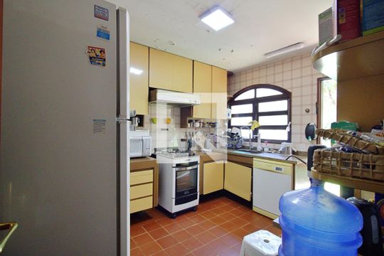 Cozinha de casa para alugar com 4 quartos, 650m² em Paraisópolis, São Paulo