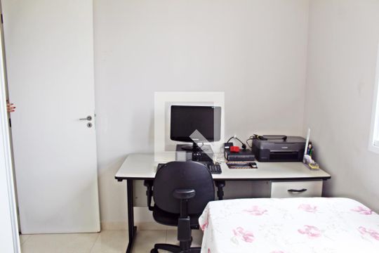 Quarto 1 de apartamento para alugar com 2 quartos, 49m² em Itaquera, São Paulo