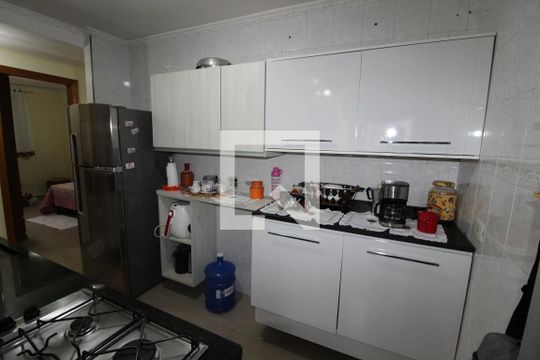 Cozinha de apartamento para alugar com 2 quartos, 55m² em Cidade Satélite Santa Bárbara, São Paulo