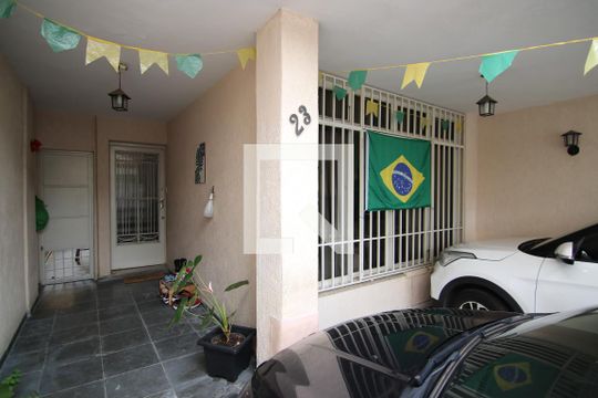 Garagem de casa à venda com 3 quartos, 170m² em Vila Laís, São Paulo