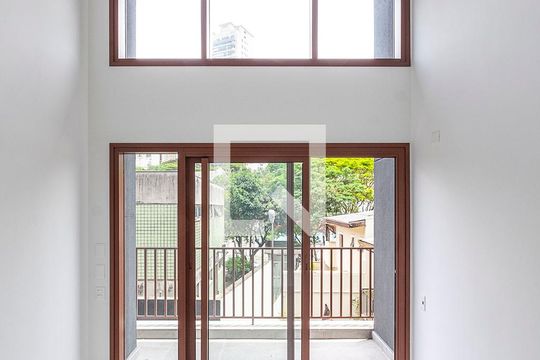 Studio de kitnet/studio para alugar com 1 quarto, 27m² em Jardim das Bandeiras, São Paulo