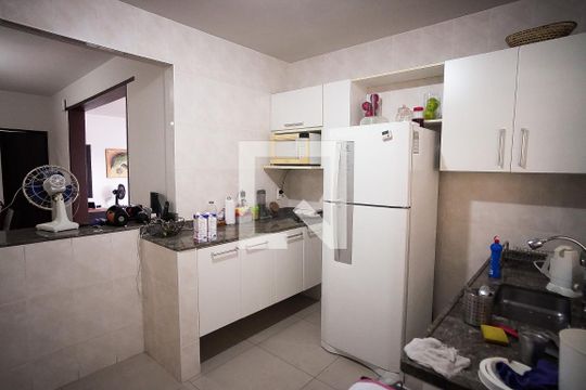 Cozinha casa 1 de casa à venda com 7 quartos, 360m² em São João Batista (venda Nova), Belo Horizonte