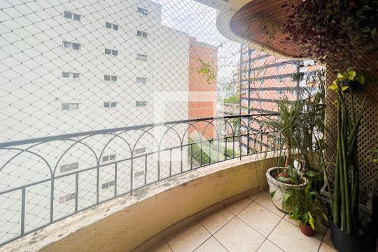 Sacada de apartamento à venda com 4 quartos, 186m² em Itaim Bibi, São Paulo