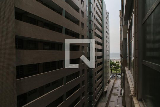 Vista de kitnet/studio para alugar com 1 quarto, 25m² em Gonzaga, Santos