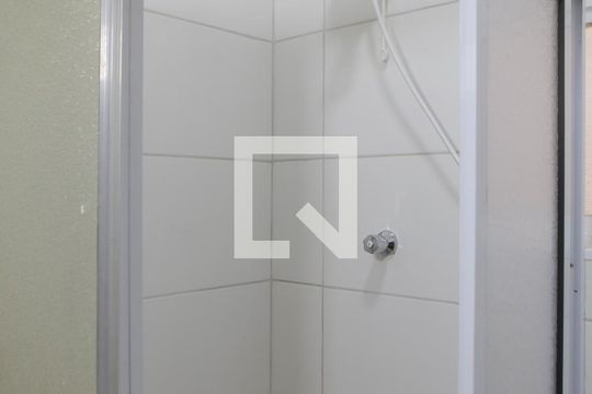Banheiro de kitnet/studio para alugar com 1 quarto, 25m² em Gonzaga, Santos