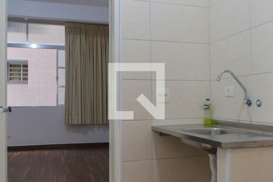 Cozinha de kitnet/studio para alugar com 1 quarto, 25m² em Gonzaga, Santos