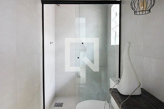 Banheiro Social de casa para alugar com 1 quarto, 55m² em Demarchi, São Bernardo do Campo