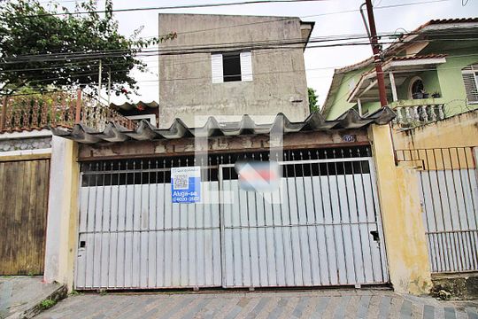 Fachada de casa para alugar com 1 quarto, 55m² em Demarchi, São Bernardo do Campo