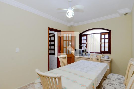 Copa de casa à venda com 3 quartos, 300m² em Jardim Vila Galvao, Guarulhos