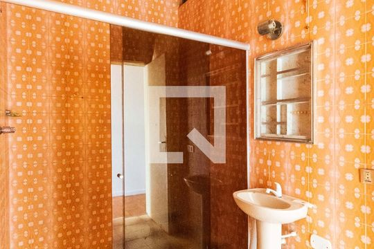 Banheiro de casa à venda com 3 quartos, 180m² em Jabaquara, São Paulo