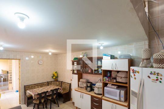 Cozinha de casa à venda com 4 quartos, 280m² em Medianeira, Porto Alegre