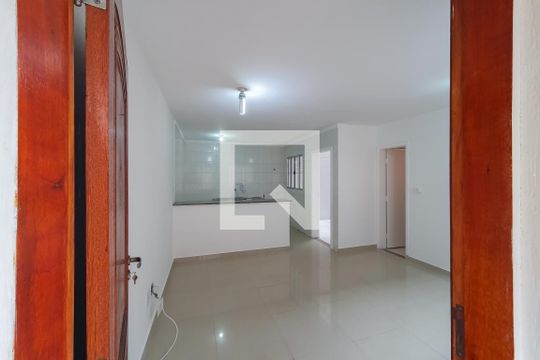 Entrada de casa de condomínio para alugar com 2 quartos, 70m² em Vila Monumento, São Paulo