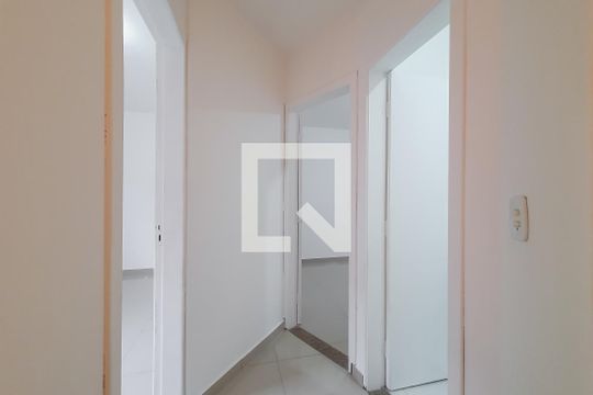 Corredor de casa de condomínio para alugar com 2 quartos, 70m² em Vila Monumento, São Paulo