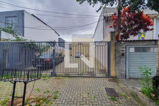 Fachada de casa de condomínio para alugar com 2 quartos, 70m² em Vila Monumento, São Paulo